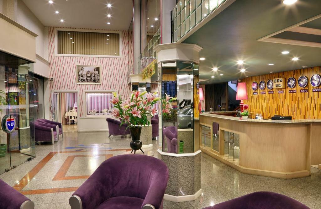 Highway Hotel Chiang Mai Exterior photo