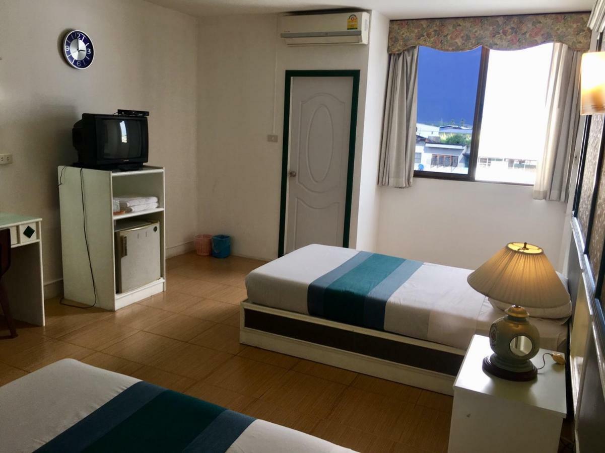 Highway Hotel Chiang Mai Exterior photo